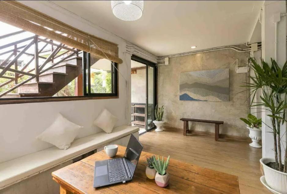 Nearthepark Backpack House Pansiyon Chiang Mai Dış mekan fotoğraf