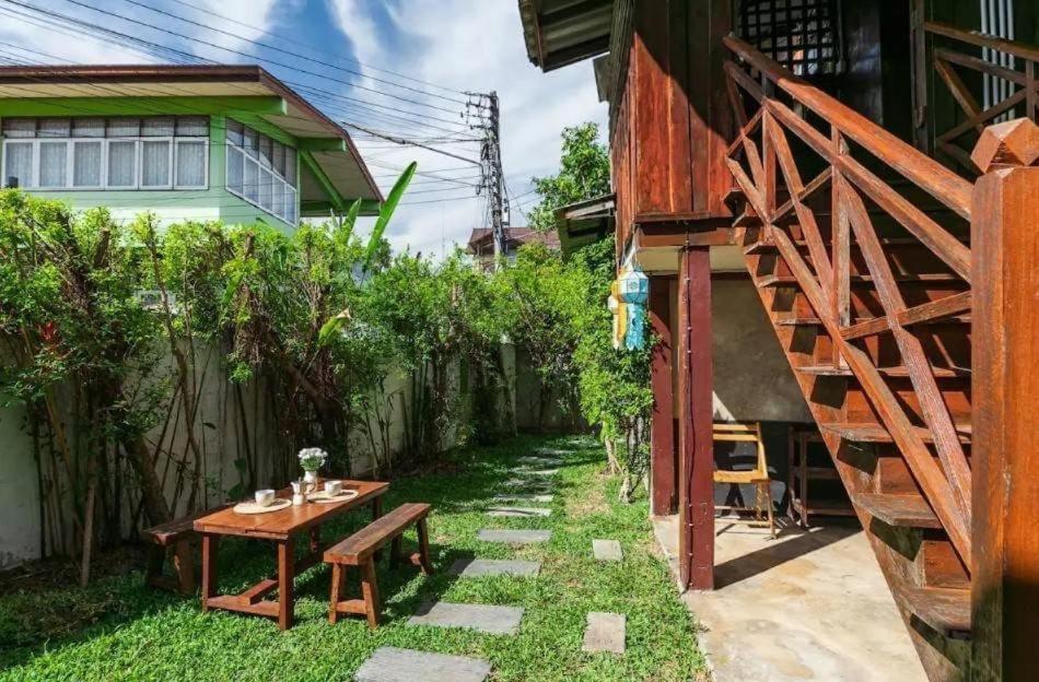 Nearthepark Backpack House Pansiyon Chiang Mai Dış mekan fotoğraf