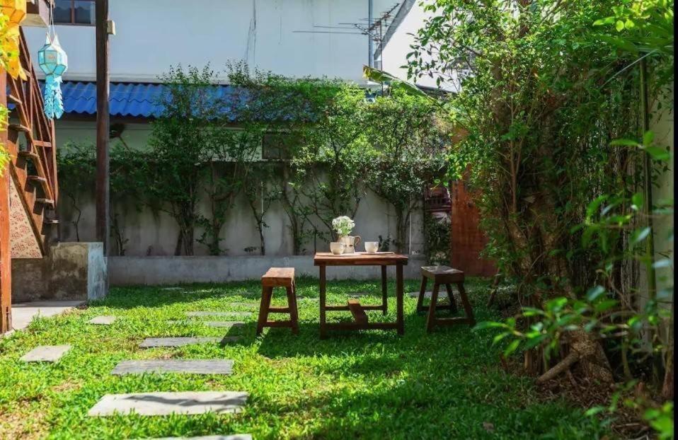 Nearthepark Backpack House Pansiyon Chiang Mai Dış mekan fotoğraf