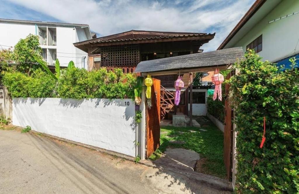 Nearthepark Backpack House Pansiyon Chiang Mai Dış mekan fotoğraf