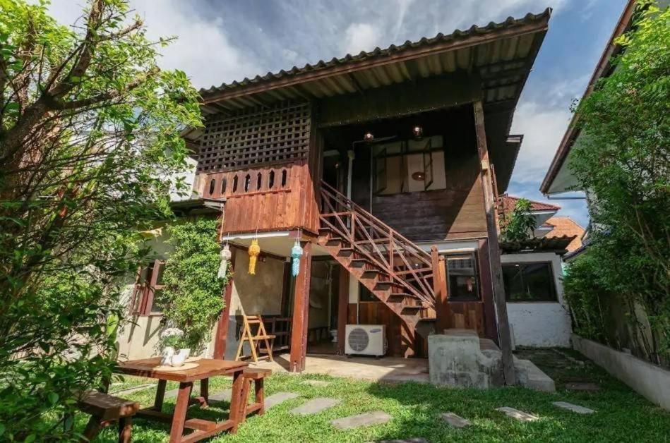 Nearthepark Backpack House Pansiyon Chiang Mai Dış mekan fotoğraf